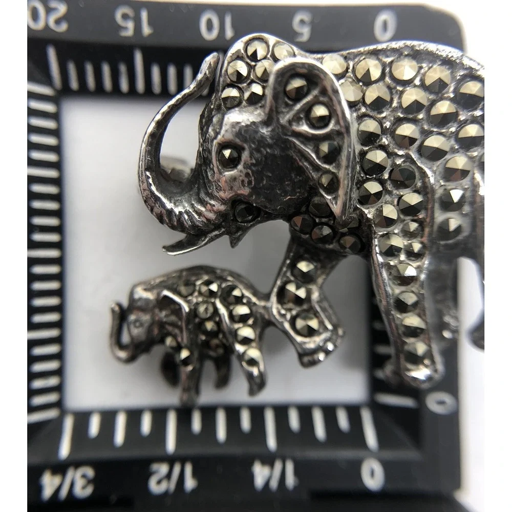 Vintage 925 Sterling Silver ELEPHANT & BABY PIN‎ Authentic Marcasite Gemstones